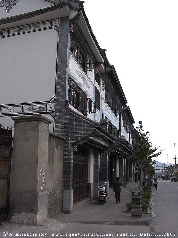 Фотографии из Китая. Путешествие в Дали, провинция Юньнань. Архитектура города. Dali Old Town, Yunnan.